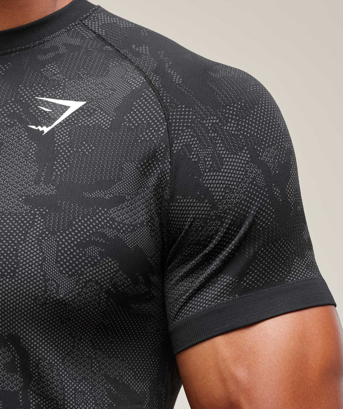 Geo Seamless T-Shirt - Black/Charcoal Grey